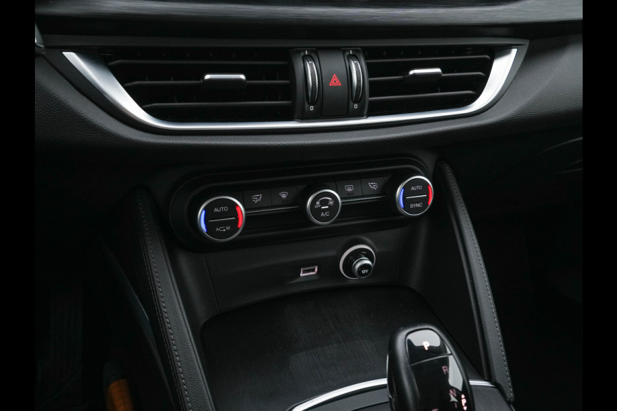Alfa Romeo Stelvio 2.2d Super Aut. *LEATHER-FABRIC | BI-XENON | DAB+ | NAVI-FULLMAP | COMFORT-SEATS | ECC | CRUISE | PDC | 18"ALU*