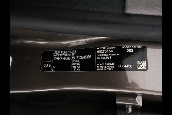 Alfa Romeo Stelvio 2.2d Super Aut. *LEATHER-FABRIC | BI-XENON | DAB+ | NAVI-FULLMAP | COMFORT-SEATS | ECC | CRUISE | PDC | 18"ALU*