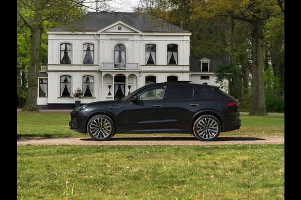 Maserati Grecale Modena 330pk | Luchtvering | Pano-dak | Carbon interieur | Sonus Faber