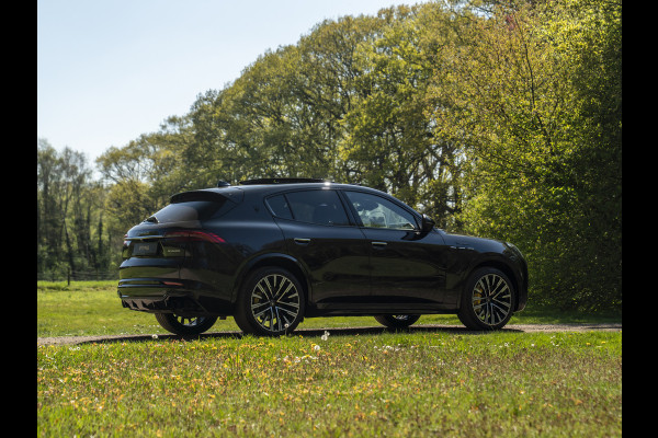 Maserati Grecale Modena 330pk | Luchtvering | Pano-dak | Carbon interieur | Sonus Faber