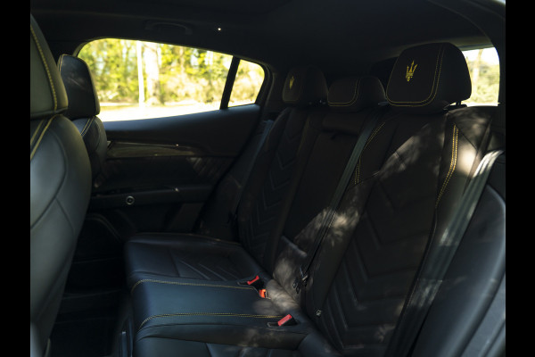 Maserati Grecale Modena 330pk | Luchtvering | Pano-dak | Carbon interieur | Sonus Faber