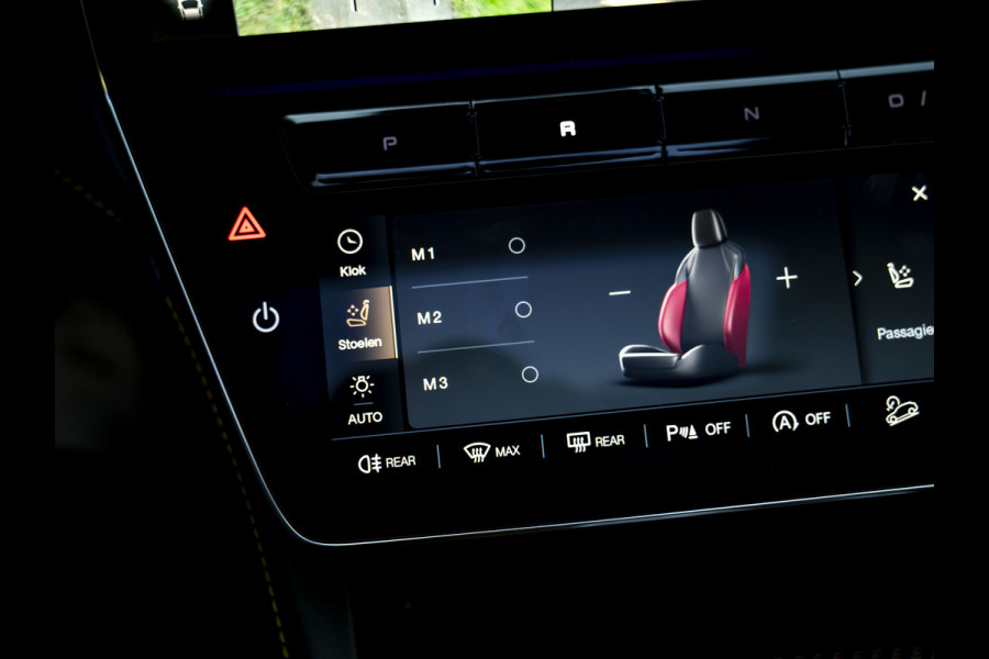 Maserati Grecale Modena 330pk | Luchtvering | Pano-dak | Carbon interieur | Sonus Faber