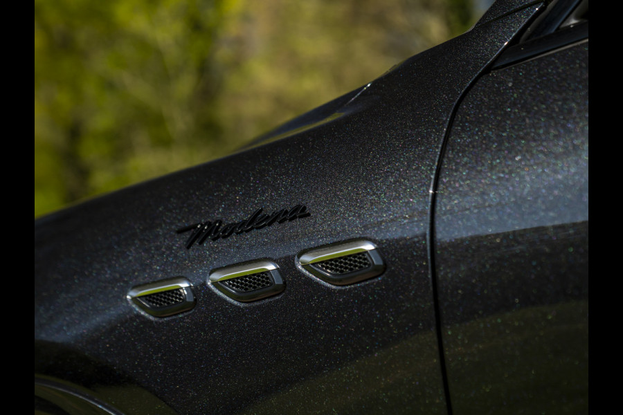 Maserati Grecale Modena 330pk | Luchtvering | Pano-dak | Carbon interieur | Sonus Faber