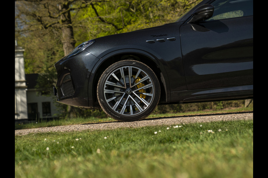 Maserati Grecale Modena 330pk | Luchtvering | Pano-dak | Carbon interieur | Sonus Faber