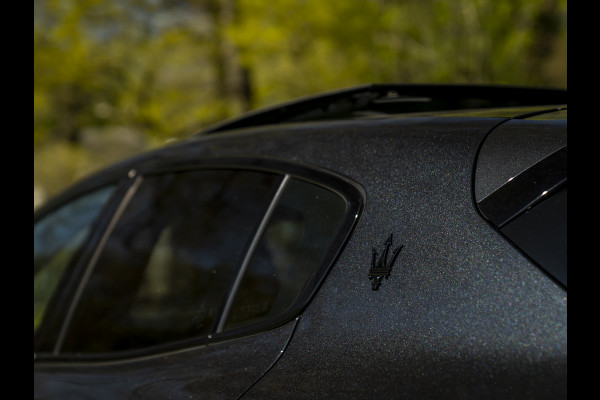 Maserati Grecale Modena 330pk | Luchtvering | Pano-dak | Carbon interieur | Sonus Faber