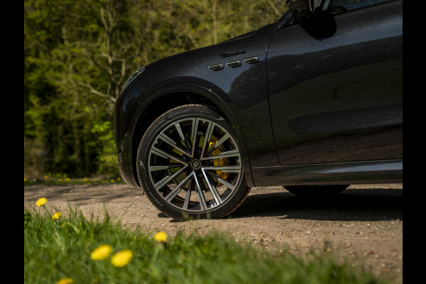 Maserati Grecale Modena 330pk | Luchtvering | Pano-dak | Carbon interieur | Sonus Faber
