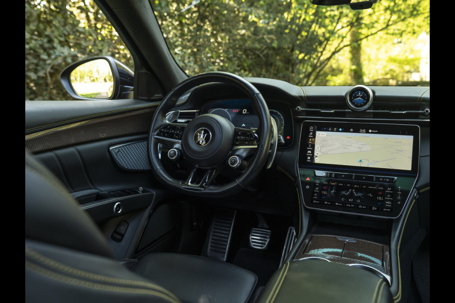 Maserati Grecale Modena 330pk | Luchtvering | Pano-dak | Carbon interieur | Sonus Faber
