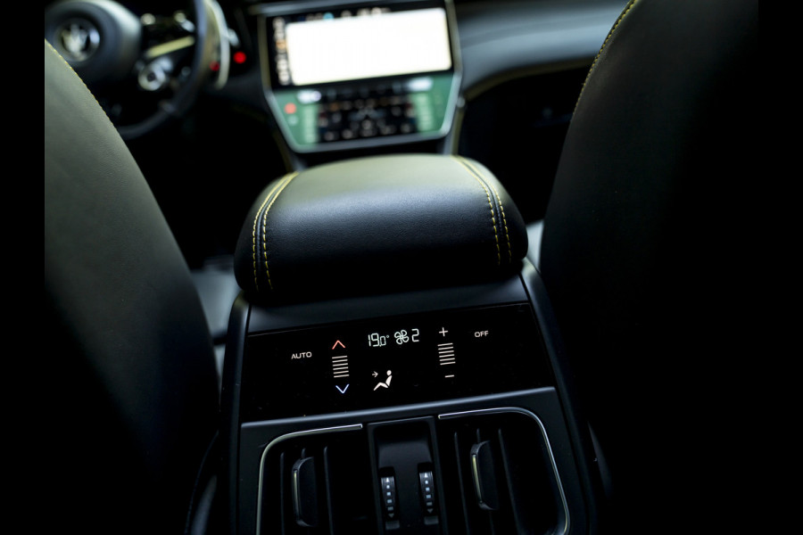 Maserati Grecale Modena 330pk | Luchtvering | Pano-dak | Carbon interieur | Sonus Faber