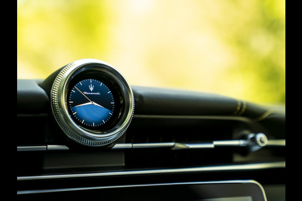Maserati Grecale Modena 330pk | Luchtvering | Pano-dak | Carbon interieur | Sonus Faber