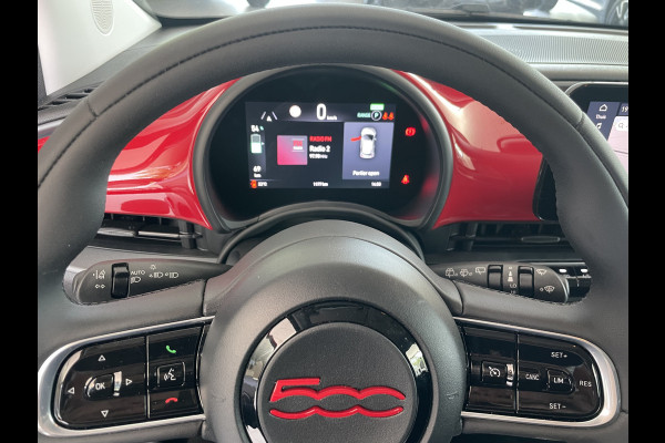 Fiat 500E Red 42 kwh Achteruitrijcamera - Airco - Parkeersensor achter - Navigatiesysteem - Apple carplay - Cruise control - Licht metalen velgen 16 inch - Radio - Ramen elektrisch - Multifunctioneel stuurwiel -  - Draadloze telefoonoplader - Led verlichting - Automaat - Usb aansluiting - Bluetooth