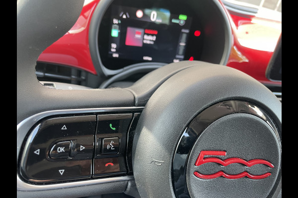 Fiat 500E Red 42 kwh Achteruitrijcamera - Airco - Parkeersensor achter - Navigatiesysteem - Apple carplay - Cruise control - Licht metalen velgen 16 inch - Radio - Ramen elektrisch - Multifunctioneel stuurwiel -  - Draadloze telefoonoplader - Led verlichting - Automaat - Usb aansluiting - Bluetooth