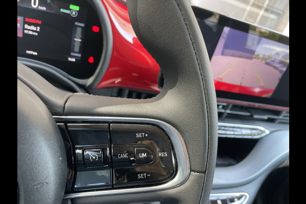 Fiat 500E Red 42 kwh Achteruitrijcamera - Airco - Parkeersensor achter - Navigatiesysteem - Apple carplay - Cruise control - Licht metalen velgen 16 inch - Radio - Ramen elektrisch - Multifunctioneel stuurwiel -  - Draadloze telefoonoplader - Led verlichting - Automaat - Usb aansluiting - Bluetooth