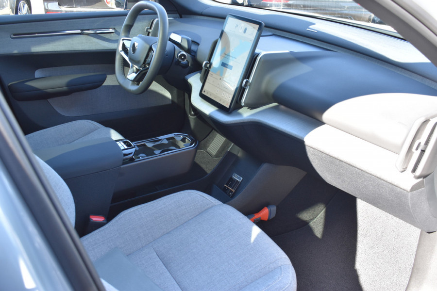 Volvo EX30 Extended Range Ultra 69 kWh | Trekhaak | Woolblend | Panodak | Elektr. Stoel | ACC