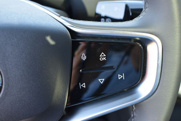 Volvo EX30 Extended Range Ultra 69 kWh | Trekhaak | Woolblend | Panodak | Elektr. Stoel | ACC