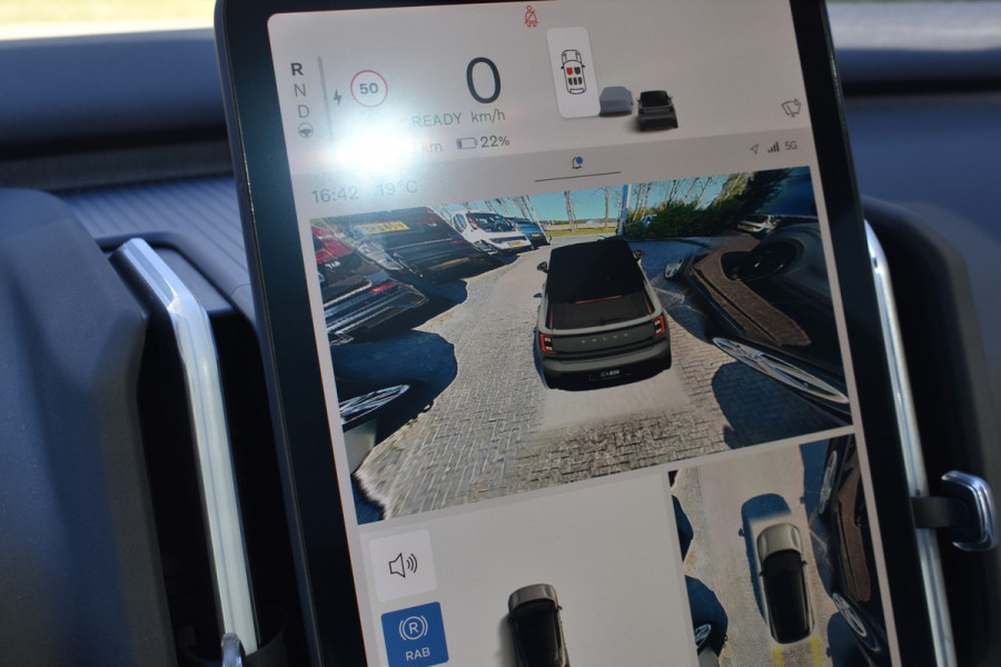 Volvo EX30 Extended Range Ultra 69 kWh | Trekhaak | Woolblend | Panodak | Elektr. Stoel | ACC