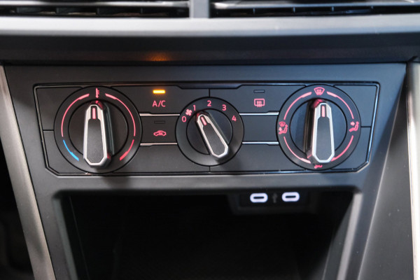 Volkswagen Polo 1.0 TSI Comfortline - N.A.P. Airco, Cruise, PDC, Carplay.