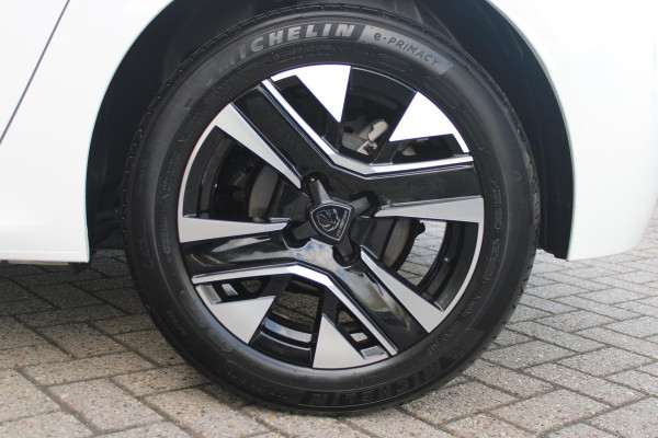 Peugeot 208 1.2 100PK ALLURE | PARKEERSENSOREN VOOR + ACHTER | DRAADLOZE APPLE CARPLAY/ANDROID AUTO | CRUISE CONTROL | DAB+ RADIO | CLIMATE CONTROL | LED KOPLAMPEN | LICHTMETALEN VELGEN 16" |