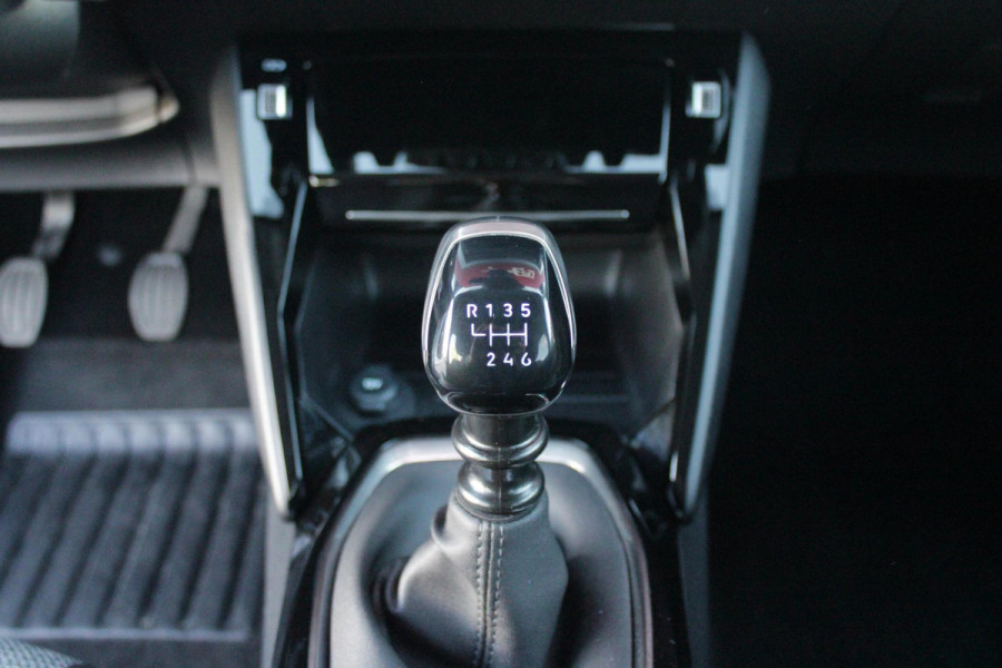 Peugeot 208 1.2 100PK ALLURE | PARKEERSENSOREN VOOR + ACHTER | DRAADLOZE APPLE CARPLAY/ANDROID AUTO | CRUISE CONTROL | DAB+ RADIO | CLIMATE CONTROL | LED KOPLAMPEN | LICHTMETALEN VELGEN 16" |