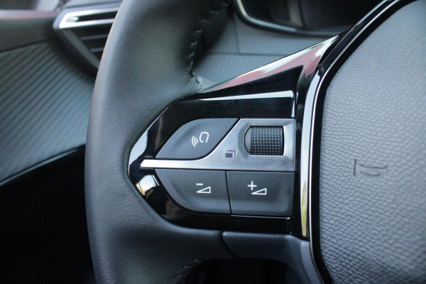 Peugeot 208 1.2 100PK ALLURE | PARKEERSENSOREN VOOR + ACHTER | DRAADLOZE APPLE CARPLAY/ANDROID AUTO | CRUISE CONTROL | DAB+ RADIO | CLIMATE CONTROL | LED KOPLAMPEN | LICHTMETALEN VELGEN 16" |