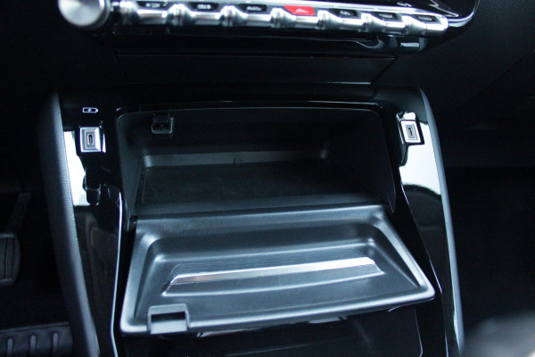 Peugeot 208 1.2 100PK ALLURE | PARKEERSENSOREN VOOR + ACHTER | DRAADLOZE APPLE CARPLAY/ANDROID AUTO | CRUISE CONTROL | DAB+ RADIO | CLIMATE CONTROL | LED KOPLAMPEN | LICHTMETALEN VELGEN 16" |