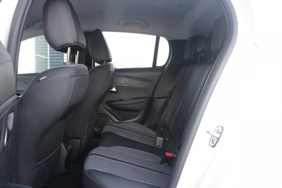 Peugeot 208 1.2 100PK ALLURE | PARKEERSENSOREN VOOR + ACHTER | DRAADLOZE APPLE CARPLAY/ANDROID AUTO | CRUISE CONTROL | DAB+ RADIO | CLIMATE CONTROL | LED KOPLAMPEN | LICHTMETALEN VELGEN 16" |