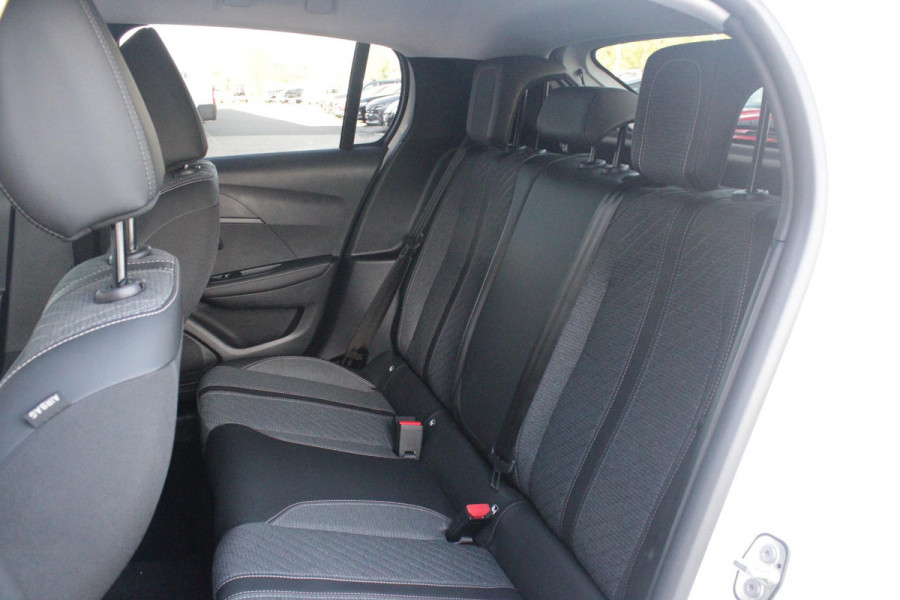 Peugeot 208 1.2 100PK ALLURE | PARKEERSENSOREN VOOR + ACHTER | DRAADLOZE APPLE CARPLAY/ANDROID AUTO | CRUISE CONTROL | DAB+ RADIO | CLIMATE CONTROL | LED KOPLAMPEN | LICHTMETALEN VELGEN 16" |