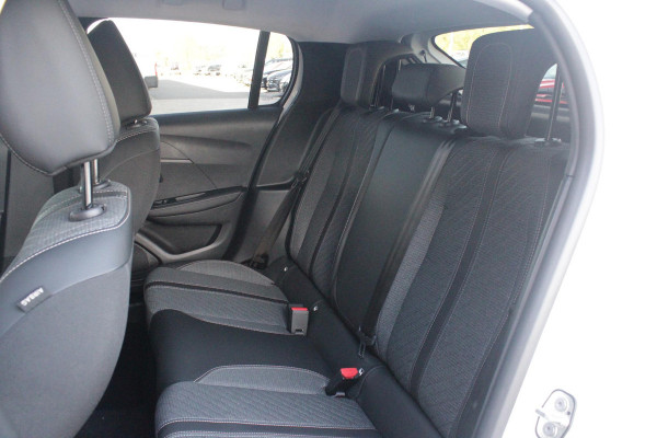 Peugeot 208 1.2 100PK ALLURE | PARKEERSENSOREN VOOR + ACHTER | DRAADLOZE APPLE CARPLAY/ANDROID AUTO | CRUISE CONTROL | DAB+ RADIO | CLIMATE CONTROL | LED KOPLAMPEN | LICHTMETALEN VELGEN 16" |