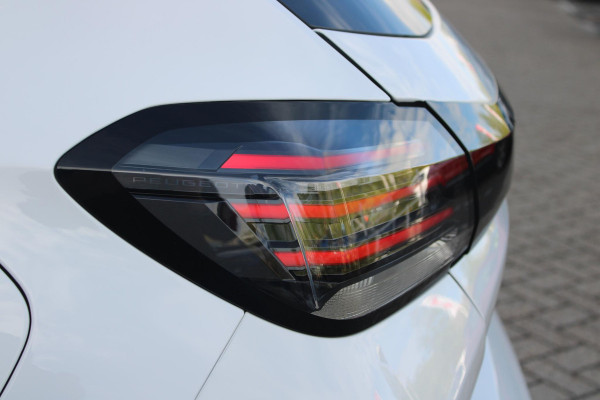 Peugeot 208 1.2 100PK ALLURE | PARKEERSENSOREN VOOR + ACHTER | DRAADLOZE APPLE CARPLAY/ANDROID AUTO | CRUISE CONTROL | DAB+ RADIO | CLIMATE CONTROL | LED KOPLAMPEN | LICHTMETALEN VELGEN 16" |