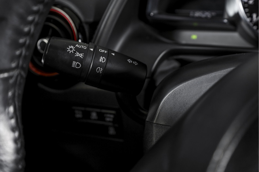 Mazda CX-3 2.0 SkyActiv-G 120 GT-M | Adapt. Cruise | Stoel-+Stuurverw. | PDC | Camera | NAV + App. Connect | ECC | Trekhaak | DAB | LM 18" |