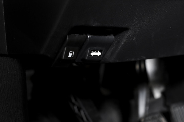 Mazda CX-3 2.0 SkyActiv-G 120 GT-M | Adapt. Cruise | Stoel-+Stuurverw. | PDC | Camera | NAV + App. Connect | ECC | Trekhaak | DAB | LM 18" |