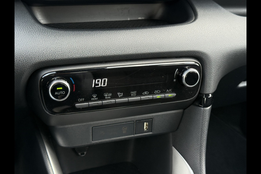 Toyota Yaris 1.5 Hybrid Team D | Navi | ACC | Camera | CarPlay | 16 inch