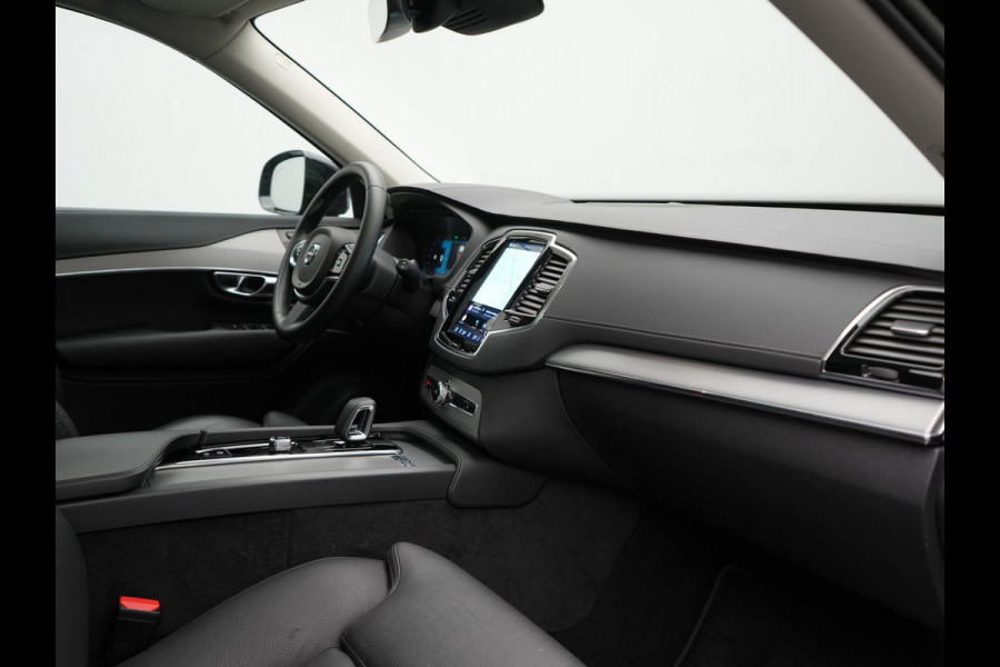 Volvo XC90 T8 Recharge AWD R-Design 7 Persoons PHEV 455pk Long Range | Panodak | Adaptive Cruise | Camera | Harman / Kardon | Lederen Sportstoelen Memory & Verwarmd | Google Assistent | Stuur Verwarmd | Keyless | Blis | Plug In Hybrid |