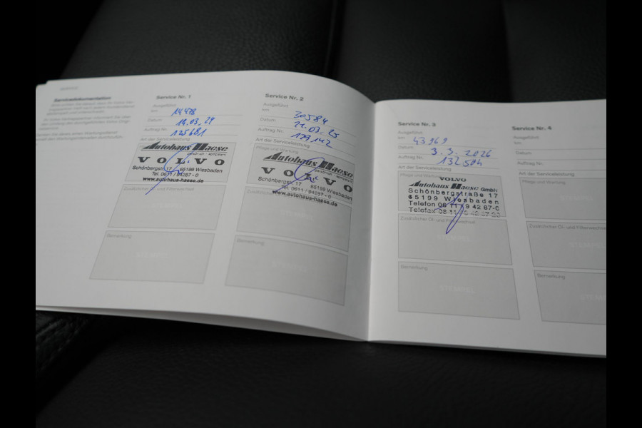 Volvo XC90 T8 Recharge AWD R-Design 7 Persoons PHEV 455pk Long Range | Panodak | Adaptive Cruise | Camera | Harman / Kardon | Lederen Sportstoelen Memory & Verwarmd | Google Assistent | Stuur Verwarmd | Keyless | Blis | Plug In Hybrid |