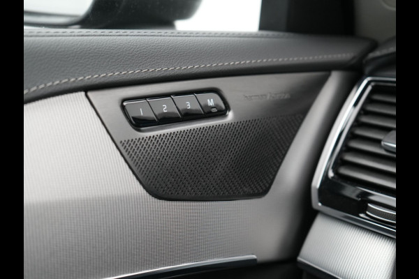 Volvo XC90 T8 Recharge AWD R-Design 7 Persoons PHEV 455pk Long Range | Panodak | Adaptive Cruise | Camera | Harman / Kardon | Lederen Sportstoelen Memory & Verwarmd | Google Assistent | Stuur Verwarmd | Keyless | Blis | Plug In Hybrid |
