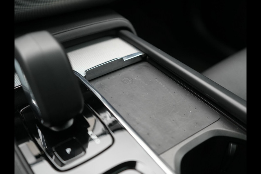 Volvo XC90 T8 Recharge AWD R-Design 7 Persoons PHEV 455pk Long Range | Panodak | Adaptive Cruise | Camera | Harman / Kardon | Lederen Sportstoelen Memory & Verwarmd | Google Assistent | Stuur Verwarmd | Keyless | Blis | Plug In Hybrid |