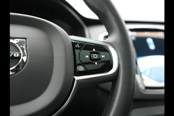 Volvo XC90 T8 Recharge AWD R-Design 7 Persoons PHEV 455pk Long Range | Panodak | Adaptive Cruise | Camera | Harman / Kardon | Lederen Sportstoelen Memory & Verwarmd | Google Assistent | Stuur Verwarmd | Keyless | Blis | Plug In Hybrid |