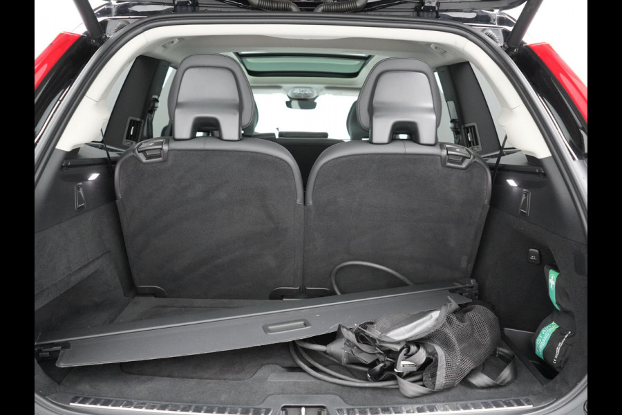 Volvo XC90 T8 Recharge AWD R-Design 7 Persoons PHEV 455pk Long Range | Panodak | Adaptive Cruise | Camera | Harman / Kardon | Lederen Sportstoelen Memory & Verwarmd | Google Assistent | Stuur Verwarmd | Keyless | Blis | Plug In Hybrid |