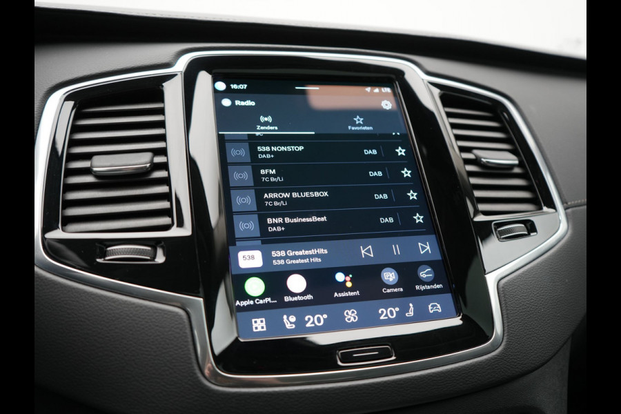 Volvo XC90 T8 Recharge AWD R-Design 7 Persoons PHEV 455pk Long Range | Panodak | Adaptive Cruise | Camera | Harman / Kardon | Lederen Sportstoelen Memory & Verwarmd | Google Assistent | Stuur Verwarmd | Keyless | Blis | Plug In Hybrid |