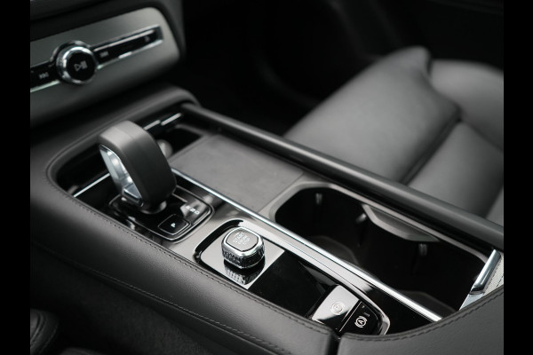 Volvo XC90 T8 Recharge AWD R-Design 7 Persoons PHEV 455pk Long Range | Panodak | Adaptive Cruise | Camera | Harman / Kardon | Lederen Sportstoelen Memory & Verwarmd | Google Assistent | Stuur Verwarmd | Keyless | Blis | Plug In Hybrid |