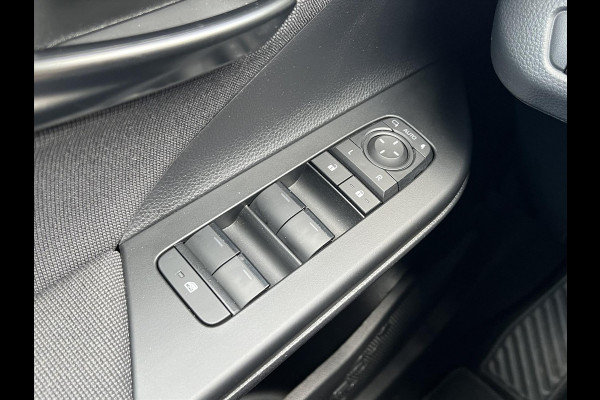 Toyota C-HR 1.8 Hybrid First Edition | Elektrische achterklep, Groot scherm, Parkeersensoren, Dodehoekherkenning, Stuurverwarming