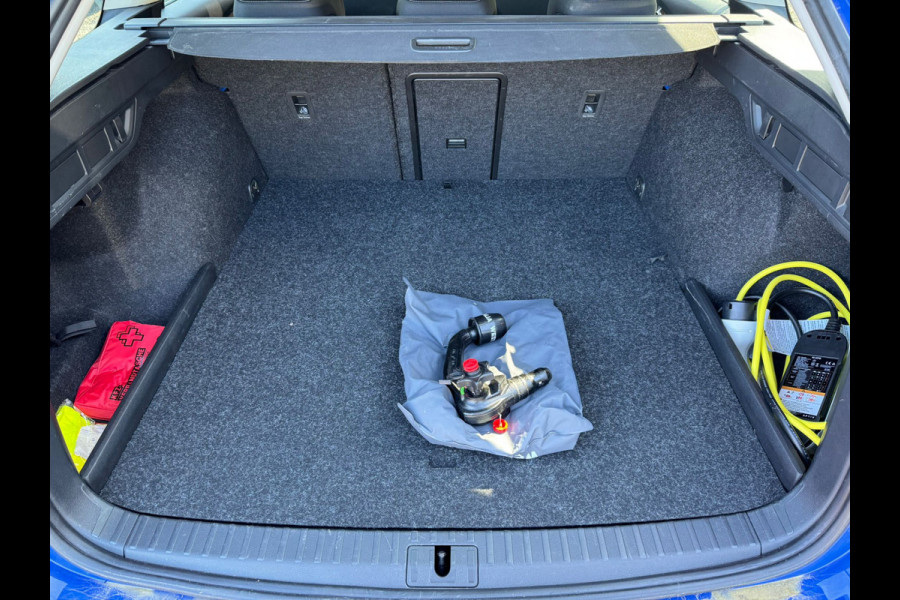 Škoda Octavia Combi TSI iV 204PK PHEV BUSINESS EDITION TREKHAAK/NAVI/CARPLAY