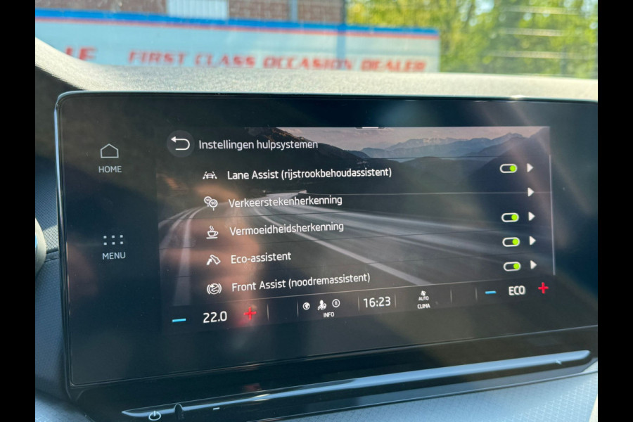 Škoda Octavia Combi TSI iV 204PK PHEV BUSINESS EDITION TREKHAAK/NAVI/CARPLAY