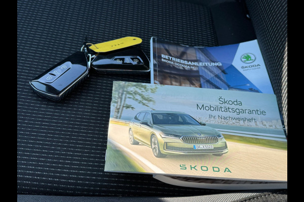 Škoda Octavia Combi TSI iV 204PK PHEV BUSINESS EDITION TREKHAAK/NAVI/CARPLAY