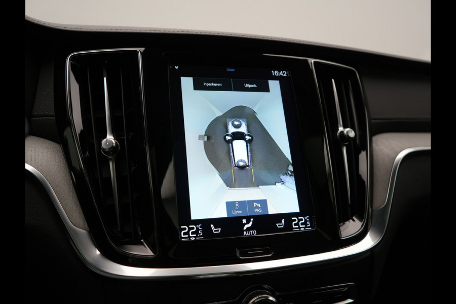 Volvo V60 T6 Recharge AWD Inscription PHEV 340pk Dealer O.H. | Panodak | Head Up | 360 Camera | Adaptive Cruise | Harman / Kardon | Lederen Sportstoelen Ventilatie & Memory | Keyless | Stoelen & Stuur Verwarmd | Apple Carplay | Navigatie | DAB | Plug In Hybrid |