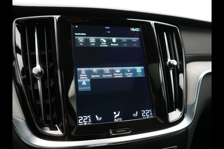 Volvo V60 T6 Recharge AWD Inscription PHEV 340pk Dealer O.H. | Panodak | Head Up | 360 Camera | Adaptive Cruise | Harman / Kardon | Lederen Sportstoelen Ventilatie & Memory | Keyless | Stoelen & Stuur Verwarmd | Apple Carplay | Navigatie | DAB | Plug In Hybrid |