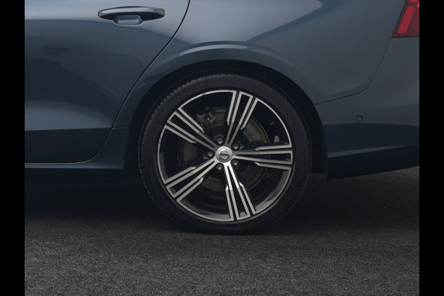 Volvo V60 T6 Recharge AWD Inscription PHEV 340pk Dealer O.H. | Panodak | Head Up | 360 Camera | Adaptive Cruise | Harman / Kardon | Lederen Sportstoelen Ventilatie & Memory | Keyless | Stoelen & Stuur Verwarmd | Apple Carplay | Navigatie | DAB | Plug In Hybrid |