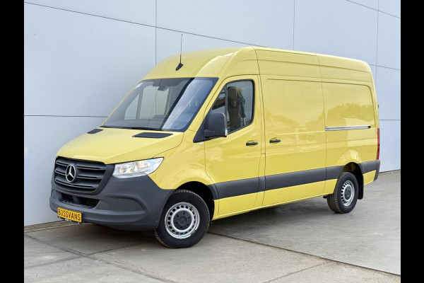 Mercedes-Benz Sprinter 319 3.0 CDI 6 Cilinder Automaat L2H2 Dubbele Schuifdeur 3.5t Trekhaak Cruise Control Climate Control Camera Navigatie Lucht Geveerde Stoel