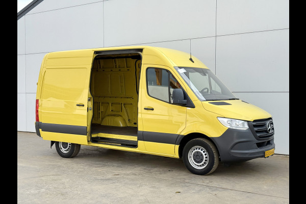 Mercedes-Benz Sprinter 319 3.0 CDI 6 Cilinder Automaat L2H2 Dubbele Schuifdeur 3.5t Trekhaak Cruise Control Climate Control Camera Navigatie Lucht Geveerde Stoel