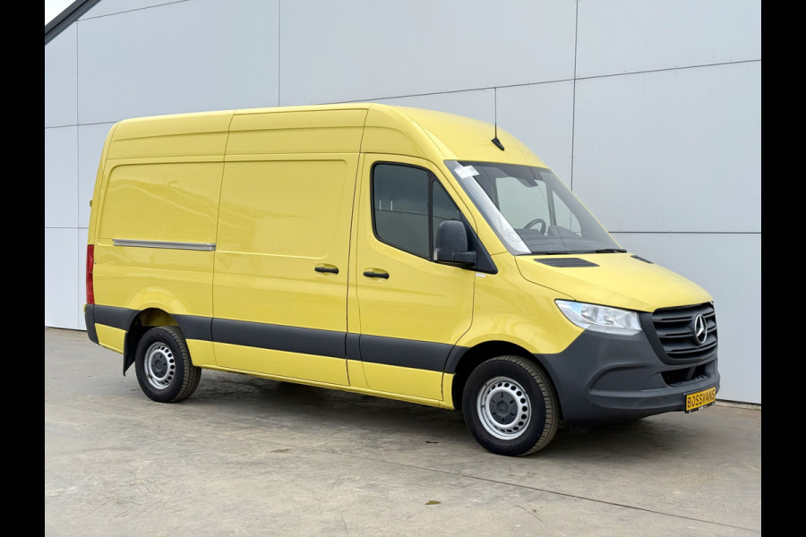 Mercedes-Benz Sprinter 319 3.0 CDI 6 Cilinder Automaat L2H2 Dubbele Schuifdeur 3.5t Trekhaak Cruise Control Climate Control Camera Navigatie Lucht Geveerde Stoel