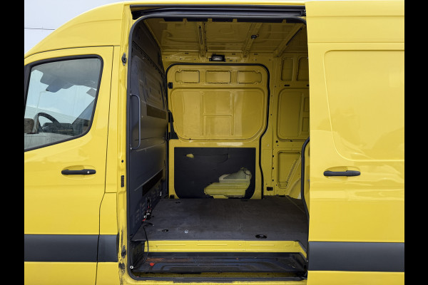 Mercedes-Benz Sprinter 319 3.0 CDI 6 Cilinder Automaat L2H2 Dubbele Schuifdeur 3.5t Trekhaak Cruise Control Climate Control Camera Navigatie Lucht Geveerde Stoel